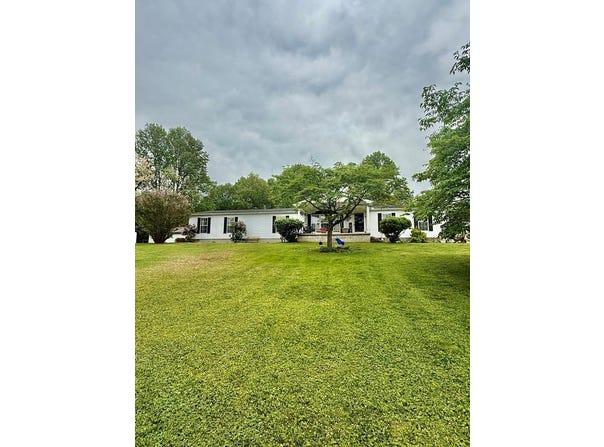 49 Millstone Ln, Garrison, KY 41141