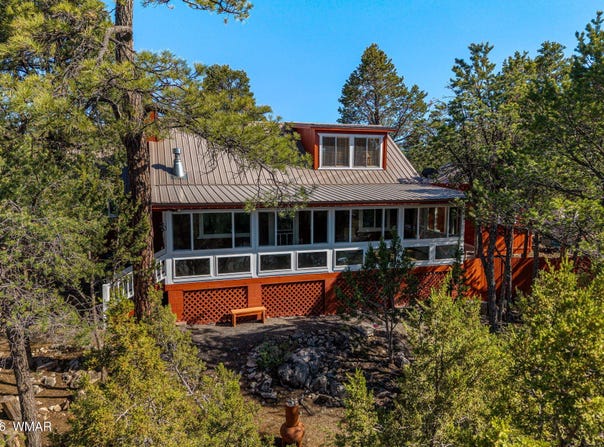 3370 Turkey Run, Overgaard, AZ 85928