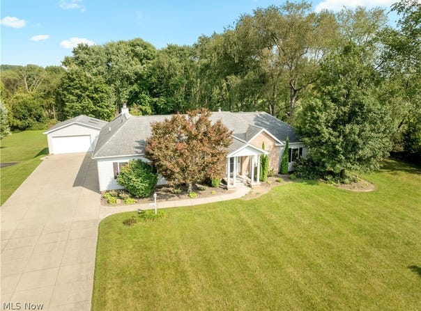 2568 Shadow Lane, Clinton, OH 44216