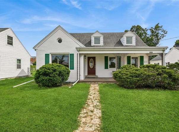 137 19th Avenue SW, Cedar Rapids, IA 52404