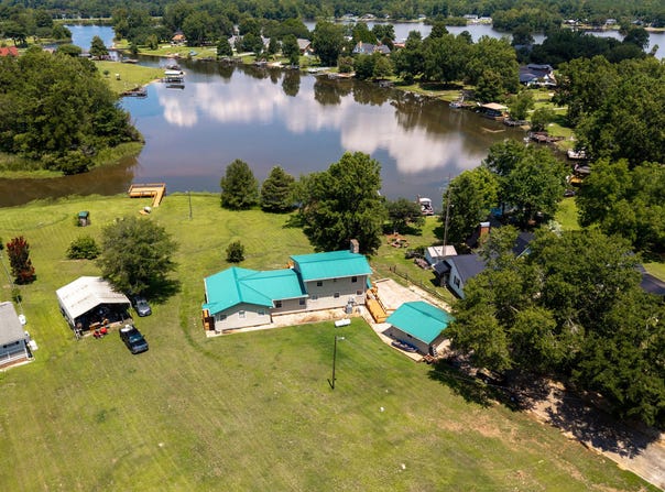 1295 Benbow Drive, Summerton, SC 29148