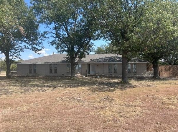 1353 Beasley Boulevard, Whitewright, TX 75491