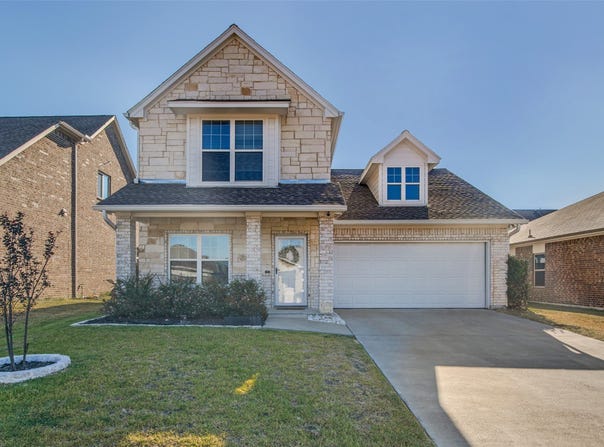 105 Mitchell Circle, Terrell, TX 75160