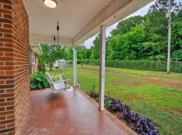 817 TAYLOR CIRCLE, SYLACAUGA, AL 35150