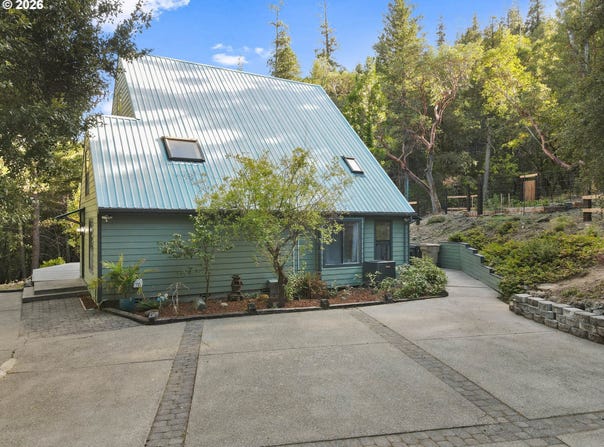 2602 WINONA Rd, GrantsPass, OR 97526