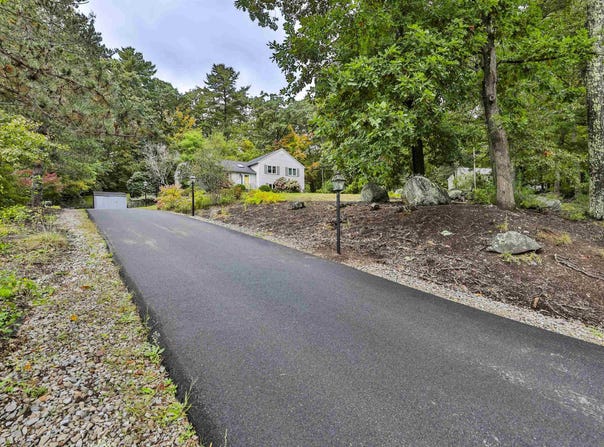 34 Joanne Drive, Hooksett, NH 03106
