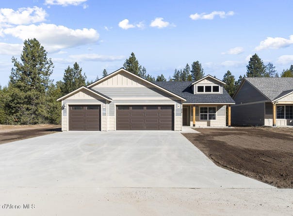 866 E Valley St S, Oldtown, ID 83822