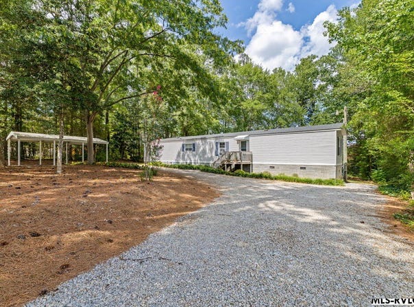 675 Hawthorne Dr, Bracey, VA 23919