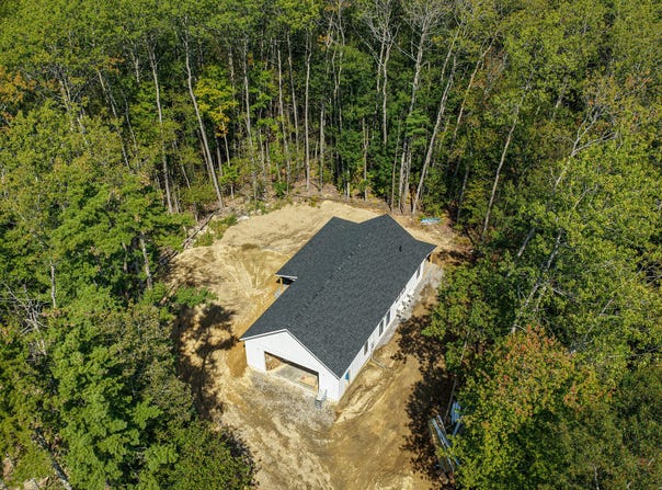 17 Oak Ridge W, Wiscasset, ME 04578