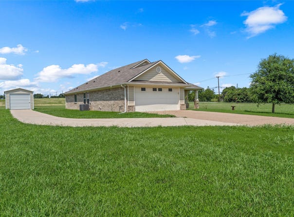637 Hoffmeyer Lane, Robinson, TX 76706