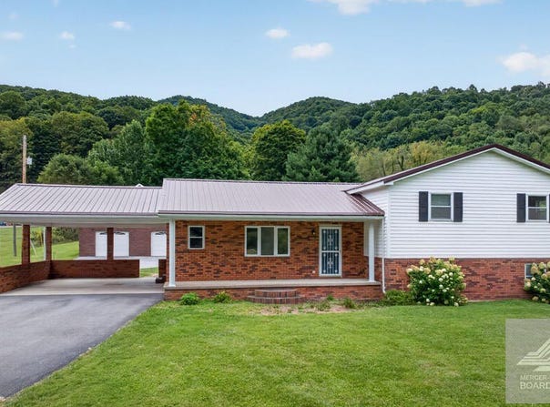 216 School Road, BLUEFIELD, VA 24605