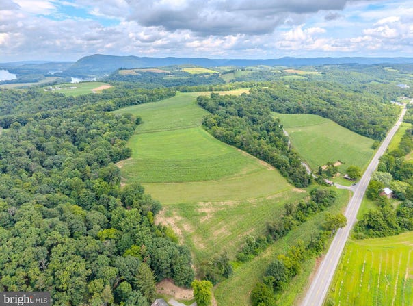 CARLS HILL ROAD, HERNDON, PA 17830
