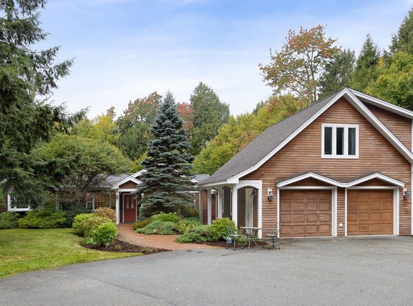 220 Forest Lane, Stowe, VT 05672