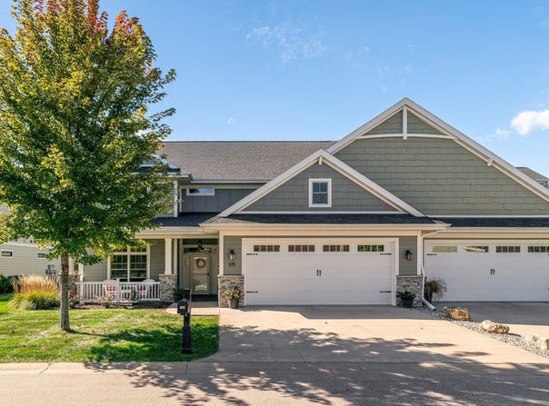 615 Pettibone Pointe Way, La Crosse, WI 54601