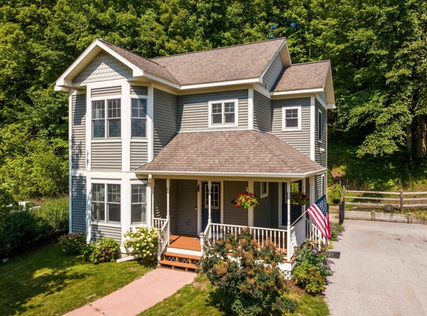 11140 Main Street, Honor, MI 49640