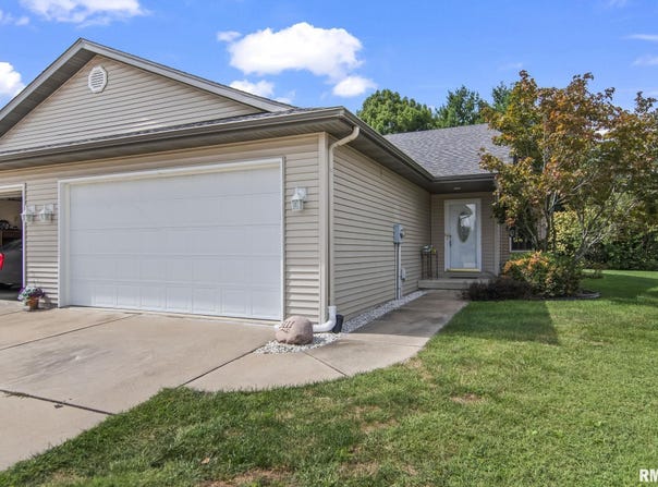 3111 EL DORADO Drive, Springfield, IL 62701