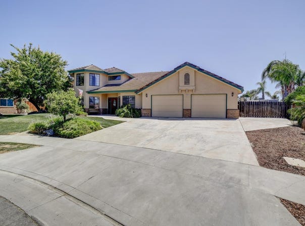 420 Beech Place, Lemoore, CA 93245