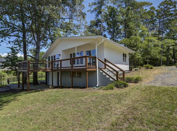 262 Breezy Bay Drive, Gilbert, SC 29054