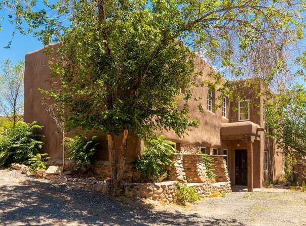 547 Hillside Ave., Santa Fe, NM 87501
