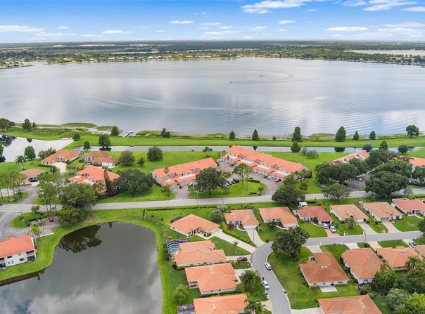 809 MAGNOLIA Place, WINTER HAVEN, FL 33884