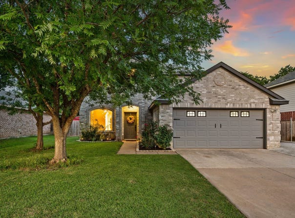 2012 Collington Drive, Roanoke, TX 76262