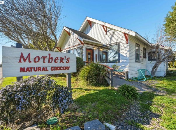 975 2nd St SE, Bandon, OR 97411
