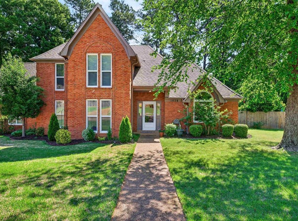 1028 WINLEAF Dr, Collierville, TN 38017