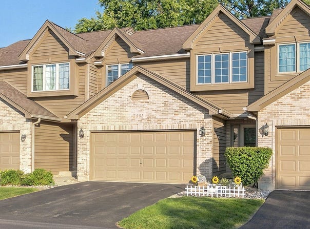955 Ascot Drive, Elgin, IL 60123