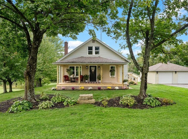 907 Center Church Rd, Shenango Twp, PA 16101