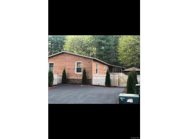 68 Oxford Circle, Neversink, NY 12759