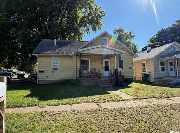 203 CHICAGO Street, East Peoria, IL 61611