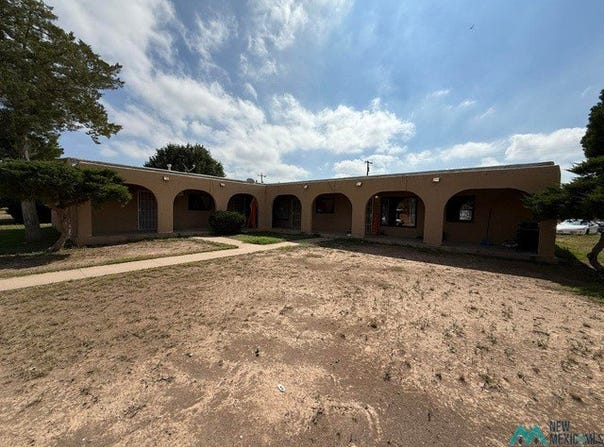 1505 W Hank Ave, Artesia, NM 88210-1178