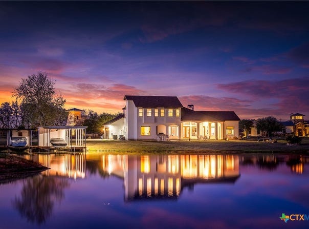 925 River Ranch Circle, Martindale, TX 78655