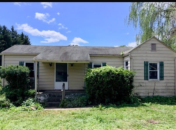 1536 Old Butler Rd, Shenango Twp, PA 16101
