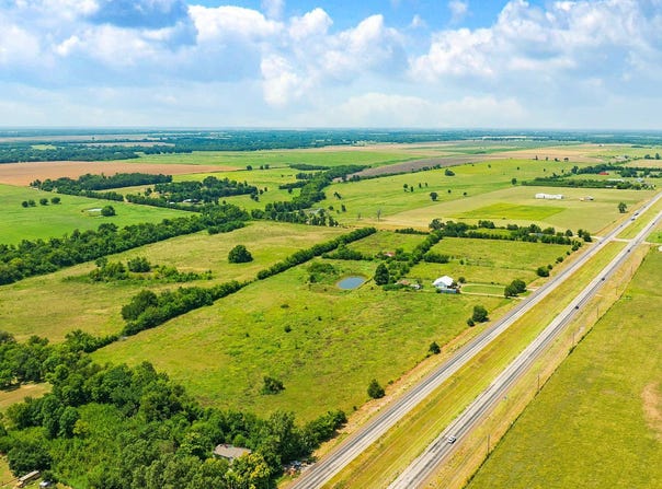 Hwy 24, Paris, TX 75460