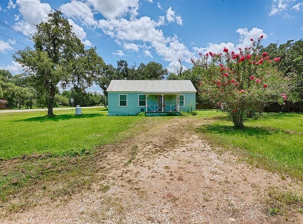 5810 Avenue E, Sheridan, TX 77475