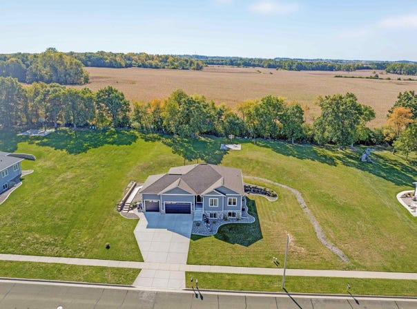 420 Ridgeway Drive, Rio, WI 53960