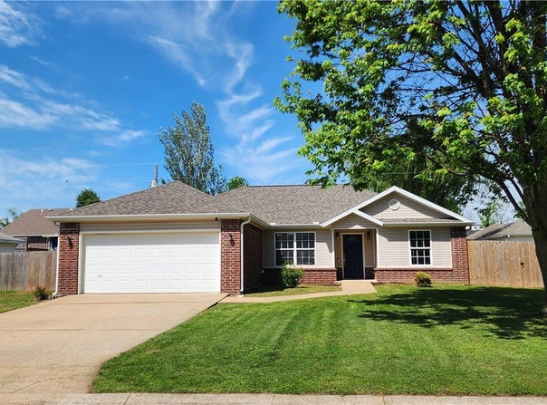 657 Frances Drive, Centerton, AR 72719