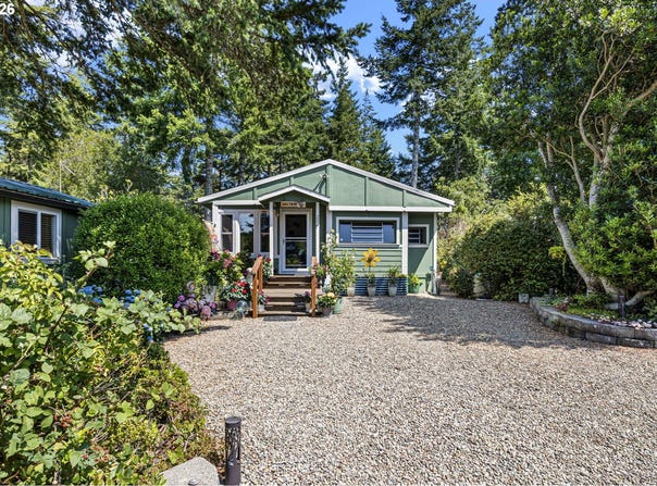 252 OUTER Dr, Florence, OR 97439