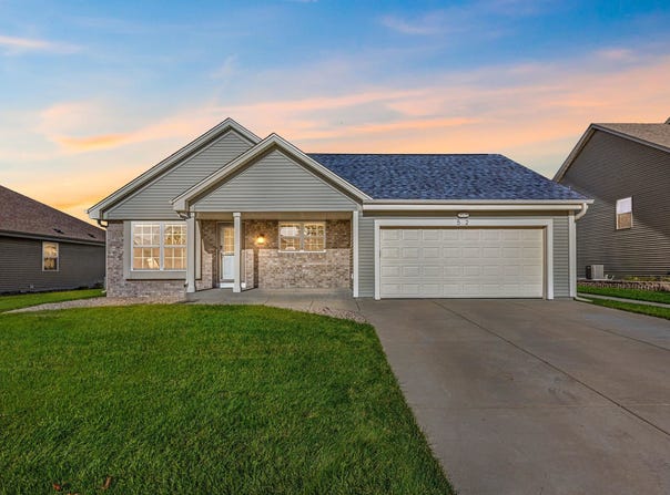 52 RUSHMORE Lane, HARTFORD, WI 53027-8666
