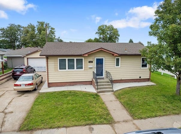4122 Sunset Drive, Columbus, NE 68601