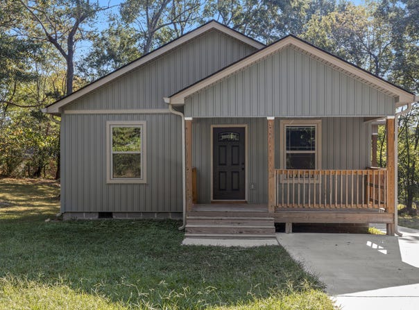 205 Cavender Street, LaFayette, GA 30728