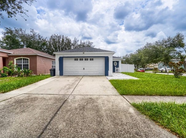 701 PERIWINKLE POINTE Place, SEFFNER, FL 33584