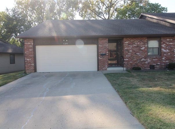 128 S Ryans, St Joseph, MO 64506