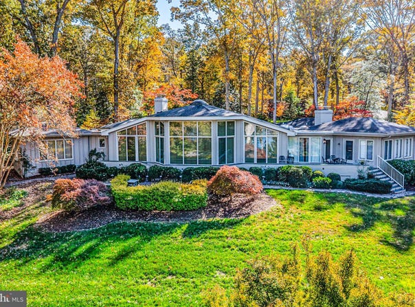 219 RED FOX Lane, WEEMS, VA 22576
