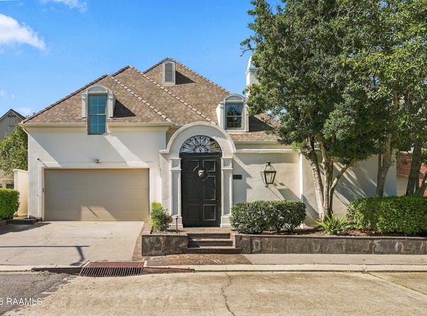301 Oakleaf Drive, Lafayette, LA 70503