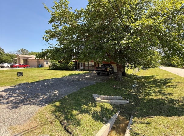 300 Linda Street, Roanoke, TX 76262
