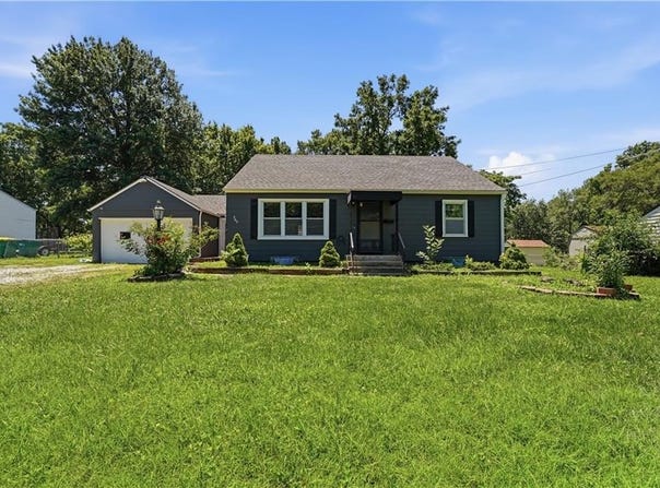 505 NE 74TH Terrace, Gladstone, MO 64118