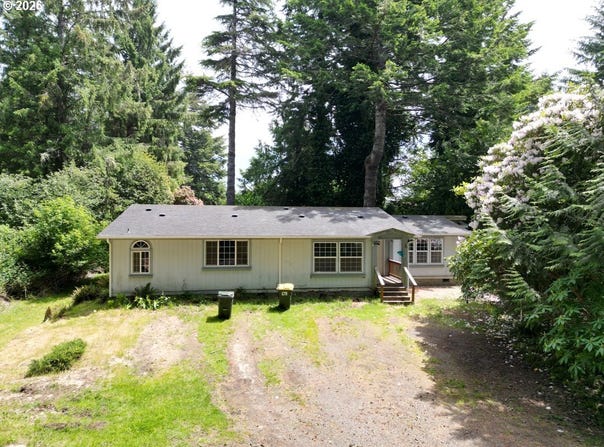 83411 Clear Lake Rd, Florence, OR 97439