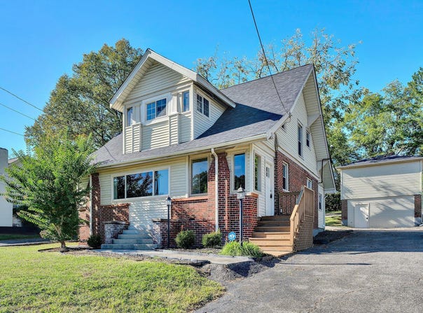 7760 Williamson Rd, Roanoke, VA 24019